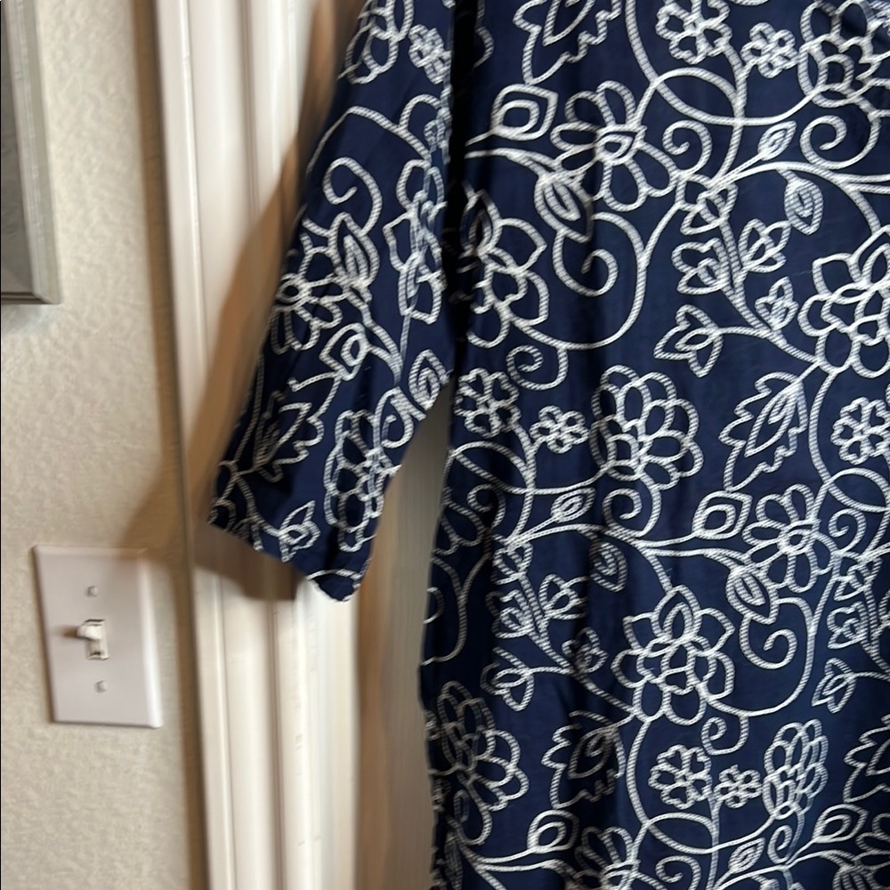 Navy and White 3/4 Sleeve Boxy Blouse - Picture 3 of 5